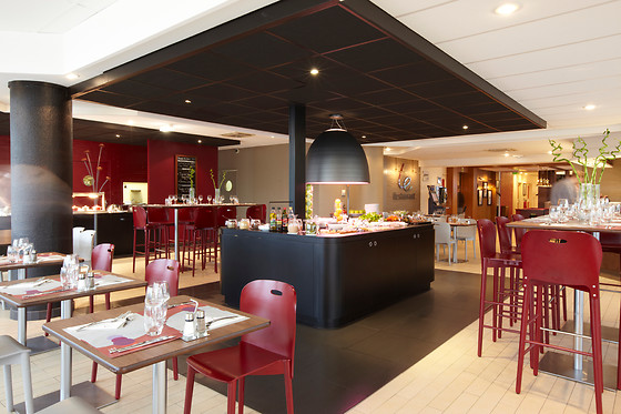 CAMPANILE PARIS EST BOBIGNY - photo 1