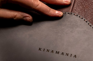 Atelier ceinture cuir à l'Atelier Cuir Kinamania à Anderlecht (Bruxelles)
