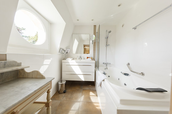 Séjour féerique pour 2 au Château La Chenevière***** à Port-en-Bessin (14)