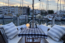 ALOJATE EN UN BONITO VELERO EN LA COSTA BRAVA