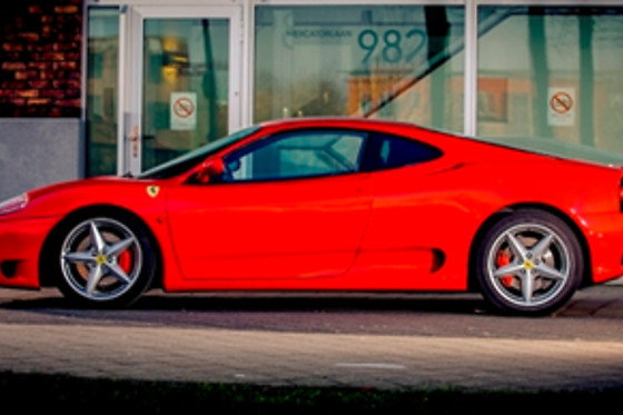 Pilotage en Ferrari 360 Modena - Celebrations Autoverhuur - Strombeek-Bever (Bruxelles)