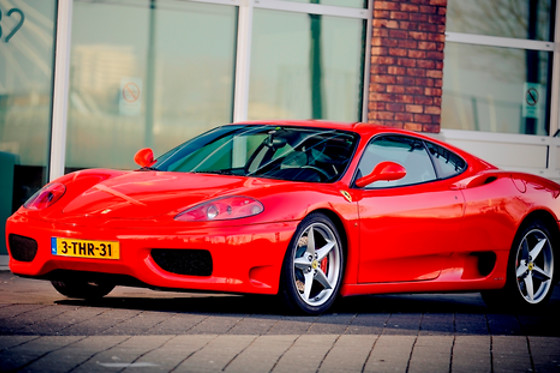 Pilotage en Ferrari 360 Modena - Celebrations Autoverhuur - Strombeek-Bever (Bruxelles)