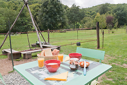 Cabanes et Tipi de l'Auvézère