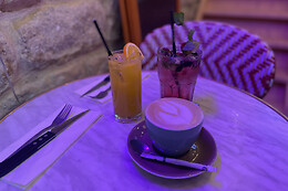 Wonderland Brunchy Louvre