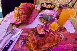 Wonderland Brunchy Louvre