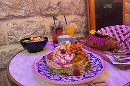 Wonderland Brunchy Louvre