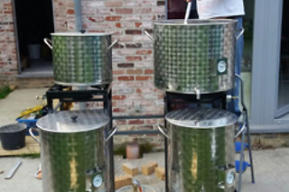 Bières, planche de dégustation et explications pour 2 à la Brasserie de l'Oubéwé à Tubize (Brabant wallon)