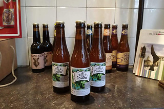 Bières, planche de dégustation et explications pour 2 à la Brasserie de l'Oubéwé à Tubize (Brabant wallon)