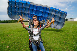 Saut en parachute en tandem - Skydive Spa (Liège)