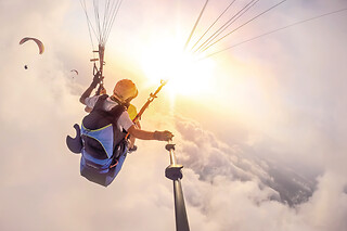 Dans les airs