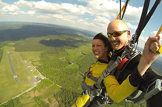 Saut en parachute en tandem - Skydive Spa (Liège)