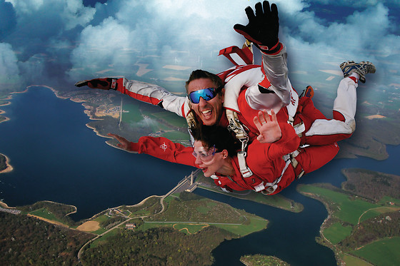 Saut en parachute en tandem - Skydive Spa (Liège)