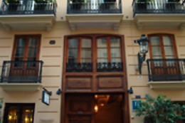 HOTEL ADHOC MONUMENTAL