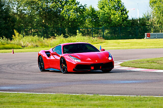Pilotage Ferrari 488 GTB (4 tours) sur le Circuit de Mettet (B)