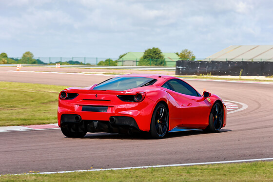 Pilotage Ferrari 488 GTB (4 tours) sur le Circuit de Mettet (B)