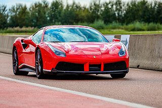 Pilotage Ferrari 488 GTB (4 tours) sur le Circuit de Mettet (B)