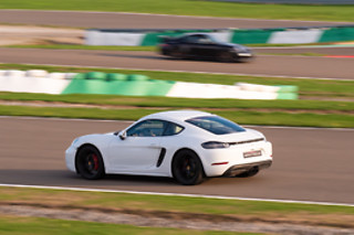 Découverte Porsche Cayman S 718 (5 tours) sur le Circuit de Mettet (B)