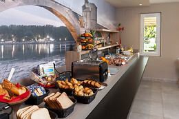 Brit Hotel Avignon Sud