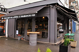 Papa boit de la bière