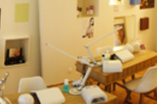 Massage aux pierres chaudes chez Quo Vadis Wellness à Bruxelles