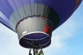Een ballonvaart van Pearl Balloon (Court-Saint-Etienne - Waals-Brabant)