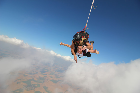 Centre de Parachutisme Paris Peronne Haute Somme - photo 0