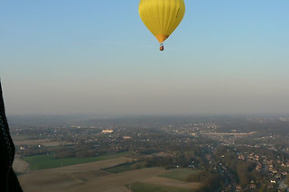 Een ballonvaart van Pearl Balloon (Court-Saint-Etienne - Waals-Brabant)