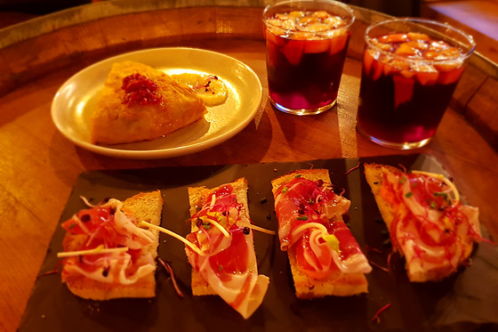 Pan y vino - photo 1