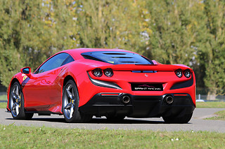Découverte Ferrari F8 Tributo (2 tours) sur le Circuit de Mettet (B)