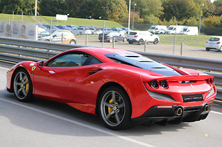 Découverte Ferrari F8 Tributo (2 tours) sur le Circuit de Mettet (B)