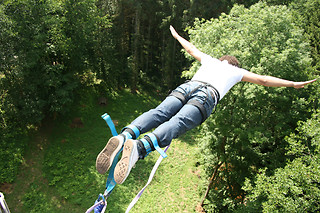 Saut à l'élastique - Adrénaline Élastique - Exermont (08)