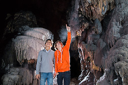Le Domaine des Grottes de Han