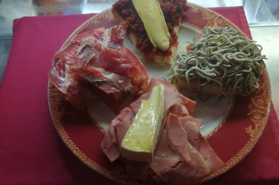 TABERNA EL TORITO - photo 2